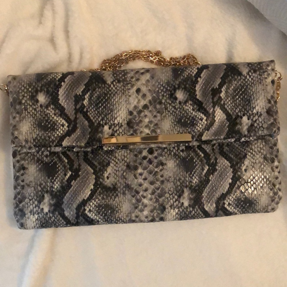 Urban expressions crossbody